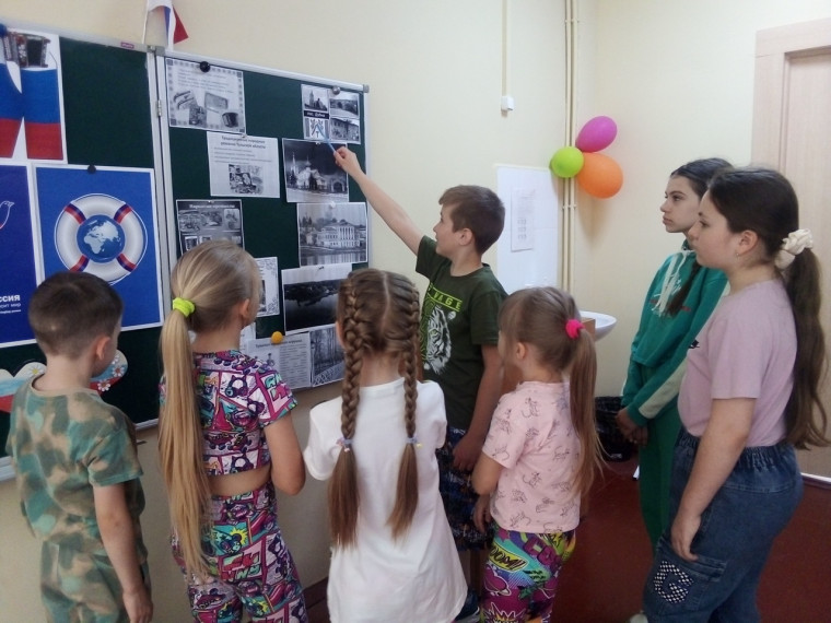 Выставка « Уголок России - отчий дом»..